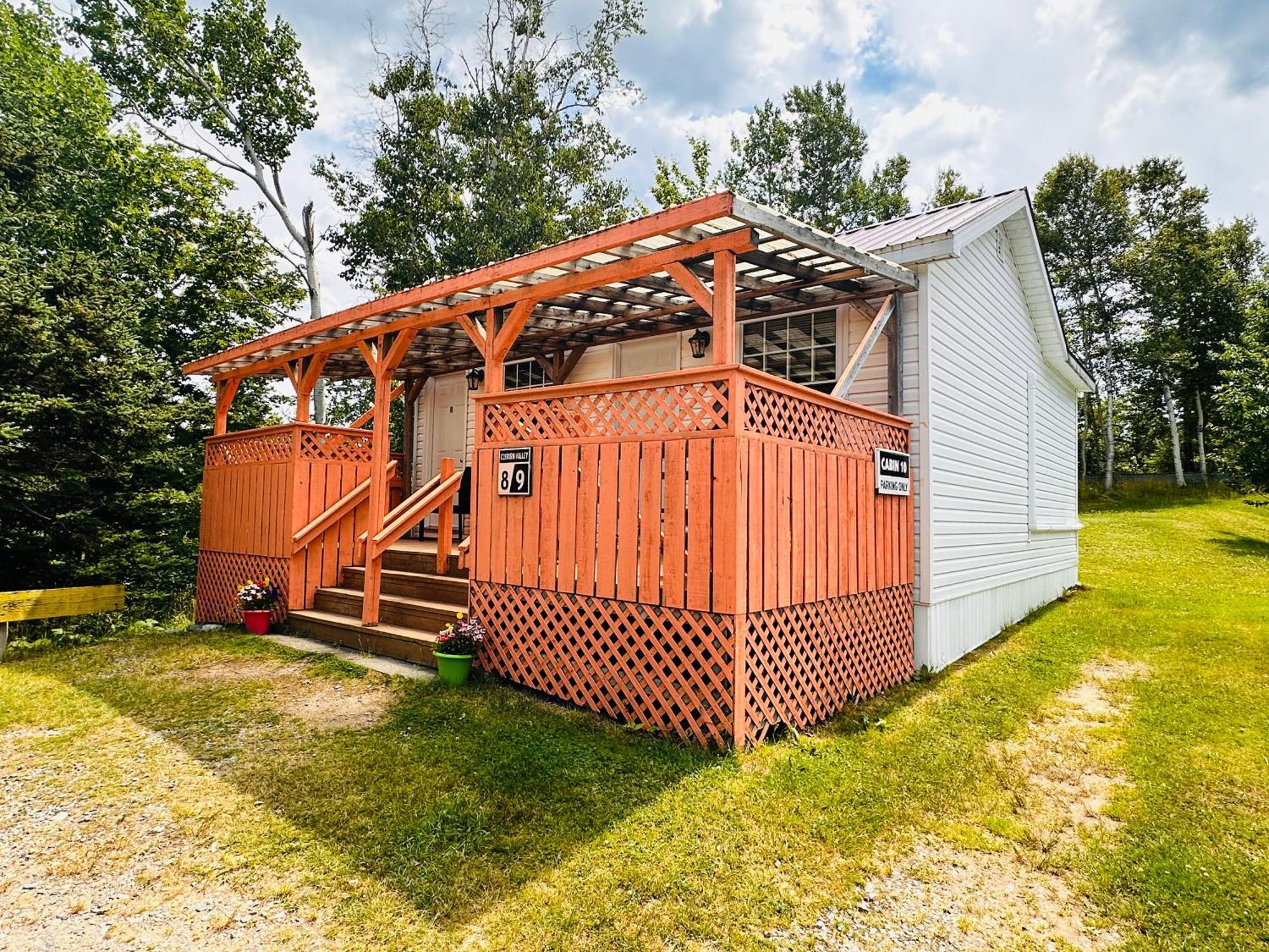 天际线的小屋酒店 英戈尼什 外观 照片
